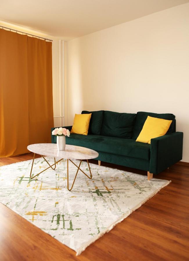 New Colorful Apartment With Big Balcony Bratislava Dış mekan fotoğraf