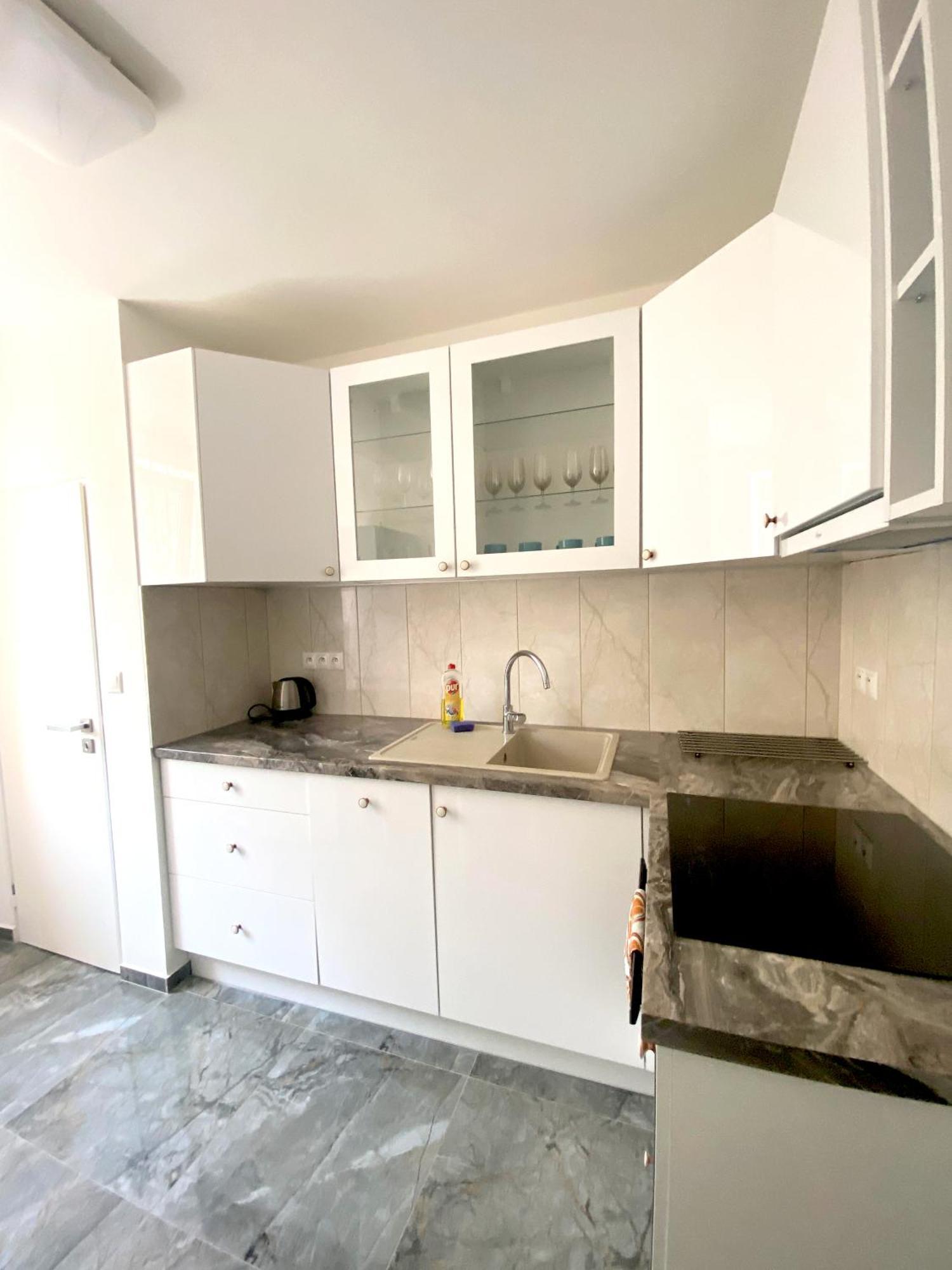New Colorful Apartment With Big Balcony Bratislava Dış mekan fotoğraf