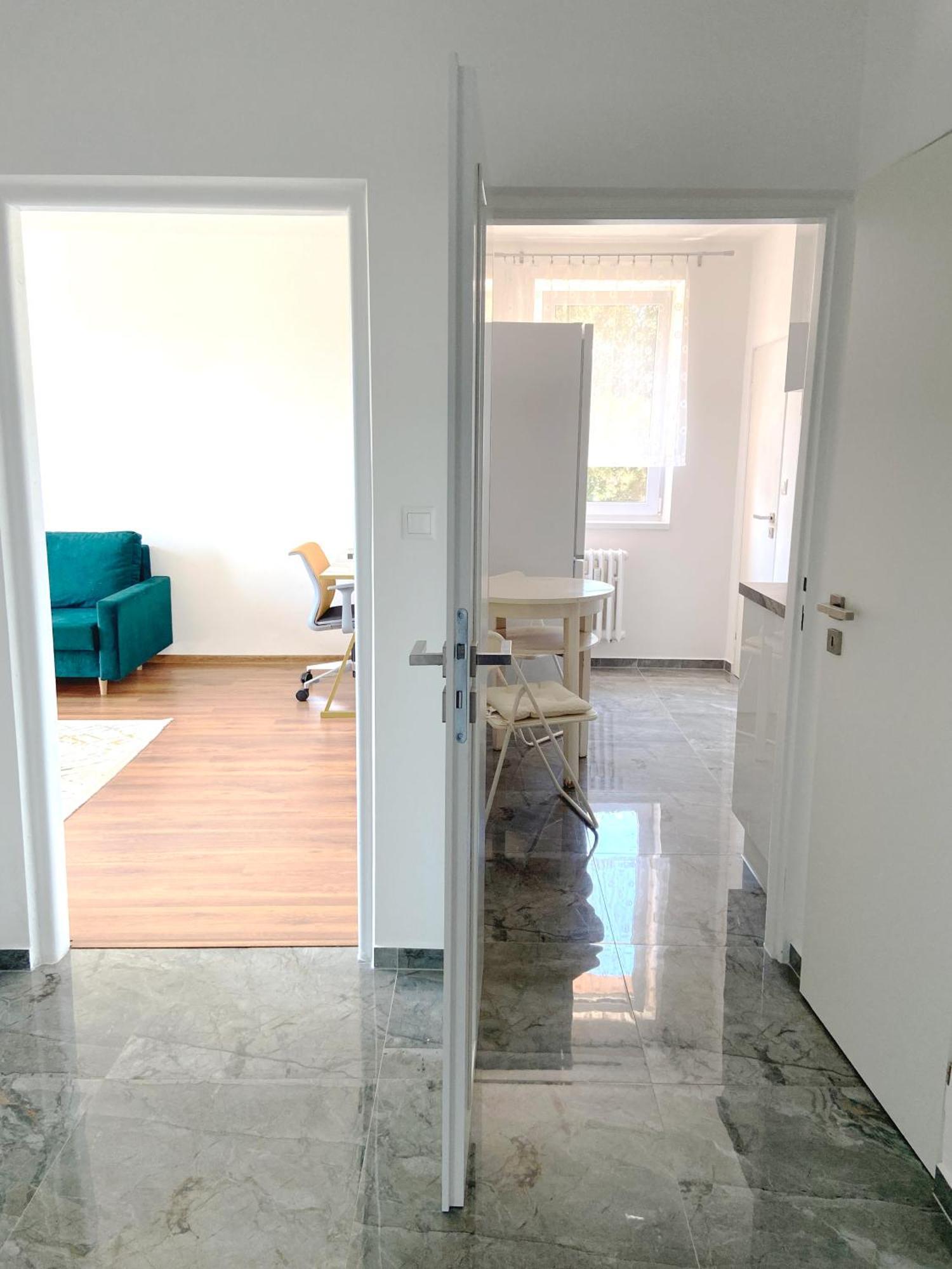 New Colorful Apartment With Big Balcony Bratislava Dış mekan fotoğraf
